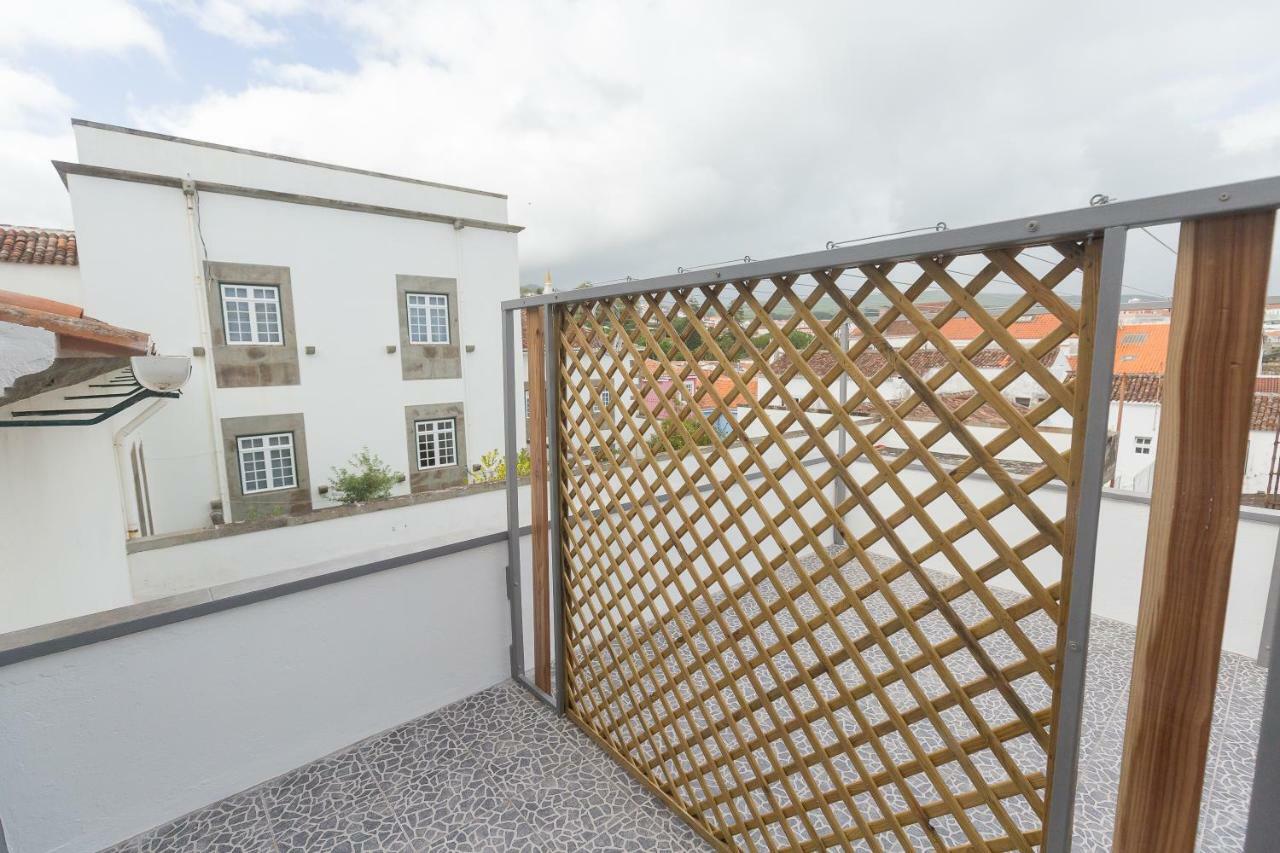 Brivaldo Guest House Angra do Heroismo Exterior photo